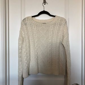 American Eagle Sweater